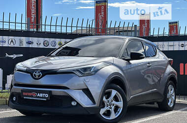 Позашляховик / Кросовер Toyota C-HR 2017 в Києві