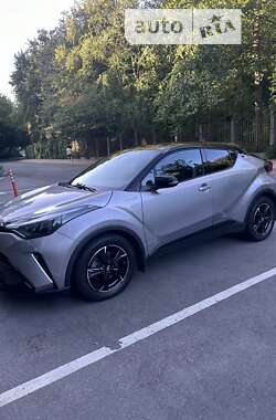 Внедорожник / Кроссовер Toyota C-HR 2021 в Киеве