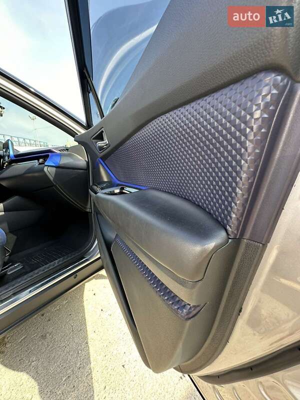 Внедорожник / Кроссовер Toyota C-HR 2016 в Черновцах фото 7 Внедорожник / Кроссовер Toyota C-HR 2016 в Черновцах