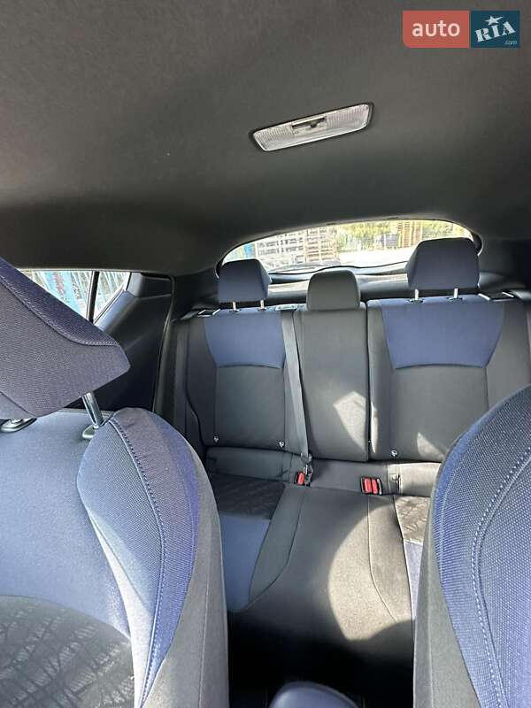 Внедорожник / Кроссовер Toyota C-HR 2016 в Черновцах фото 12 Внедорожник / Кроссовер Toyota C-HR 2016 в Черновцах