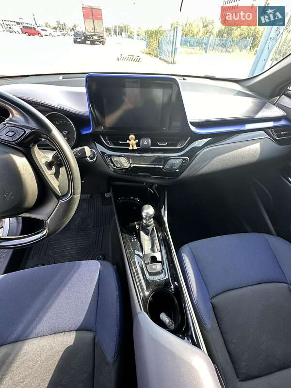 Внедорожник / Кроссовер Toyota C-HR 2016 в Черновцах фото 10 Внедорожник / Кроссовер Toyota C-HR 2016 в Черновцах