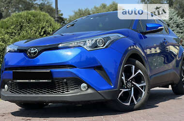 Позашляховик / Кросовер Toyota C-HR 2017 в Дніпрі