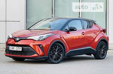 Внедорожник / Кроссовер Toyota C-HR 2020 в Киеве