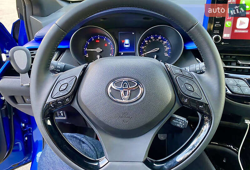 Внедорожник / Кроссовер Toyota C-HR 2020 в Киеве