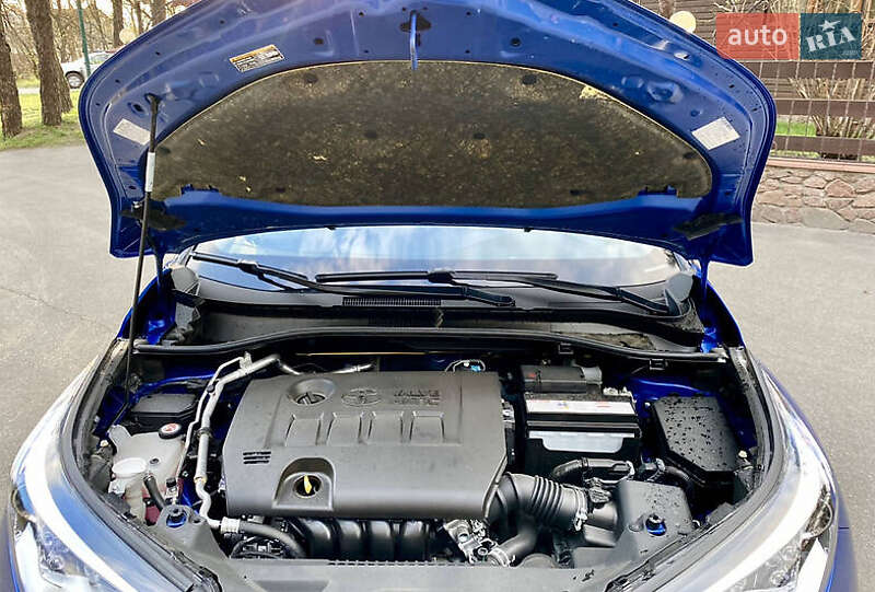 Внедорожник / Кроссовер Toyota C-HR 2020 в Киеве