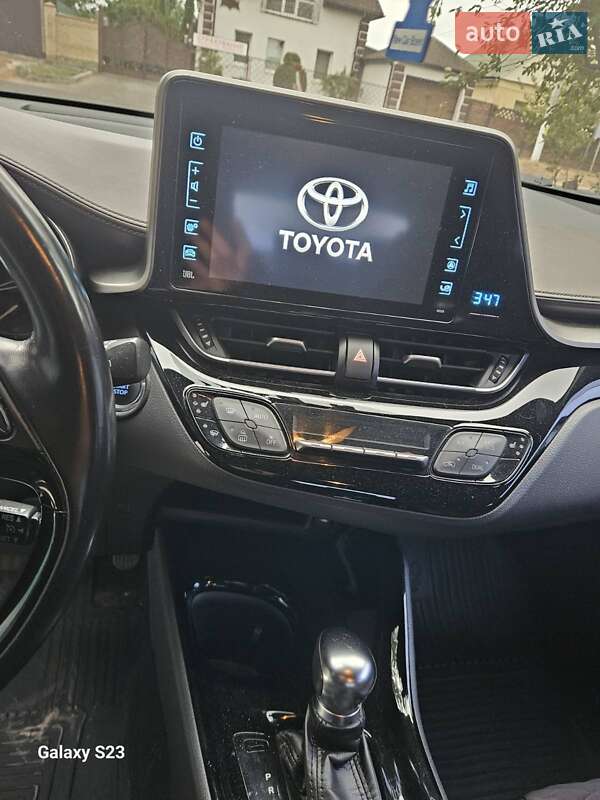 Позашляховик / Кросовер Toyota C-HR 2018 в Харкові