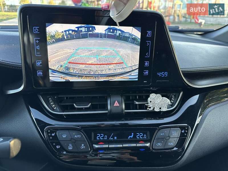 Позашляховик / Кросовер Toyota C-HR 2017 в Києві