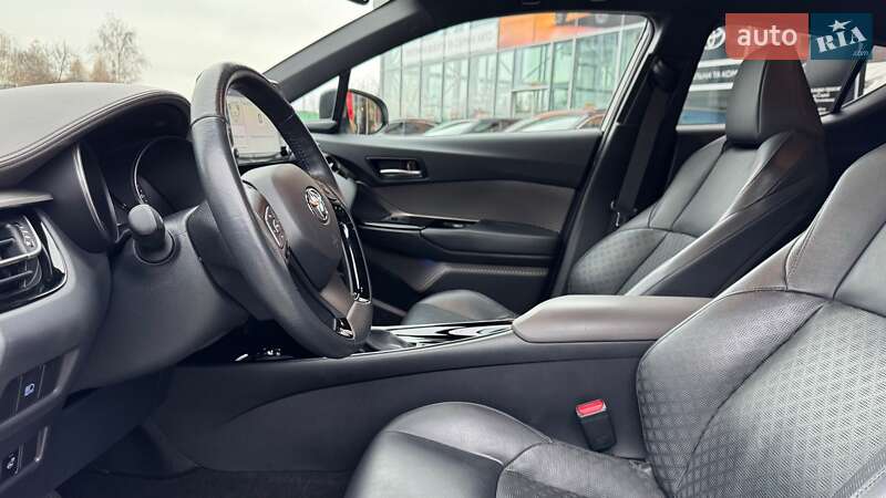 Внедорожник / Кроссовер Toyota C-HR 2020 в Ивано-Франковске
