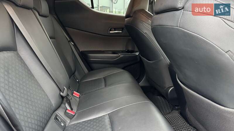 Внедорожник / Кроссовер Toyota C-HR 2020 в Ивано-Франковске