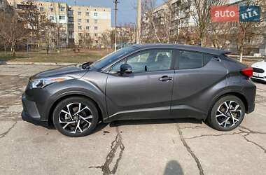 Внедорожник / Кроссовер Toyota C-HR 2017 в Львове