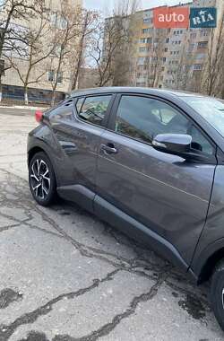 Внедорожник / Кроссовер Toyota C-HR 2017 в Львове