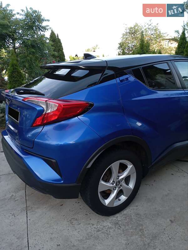Позашляховик / Кросовер Toyota C-HR 2018 в Івано-Франківську