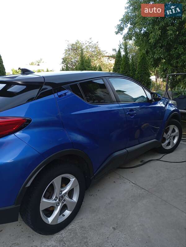Позашляховик / Кросовер Toyota C-HR 2018 в Івано-Франківську