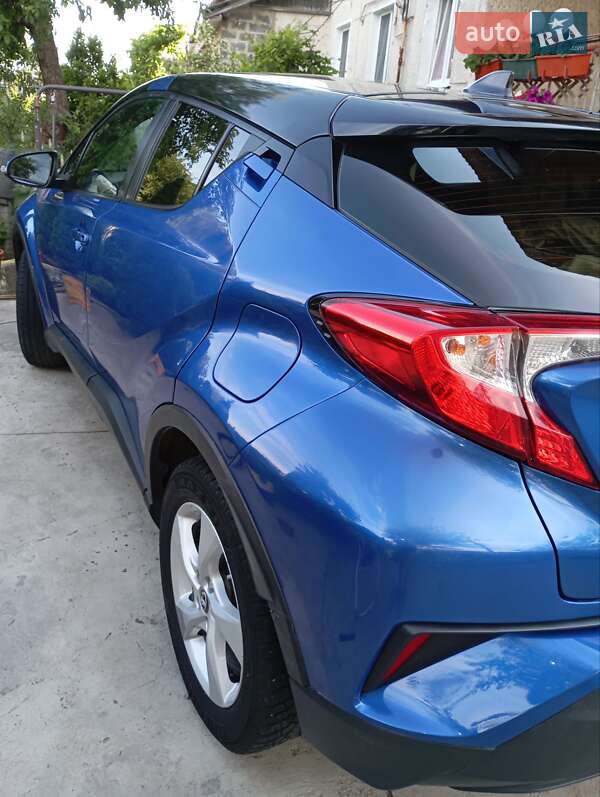 Позашляховик / Кросовер Toyota C-HR 2018 в Івано-Франківську