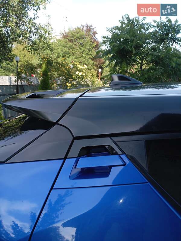 Позашляховик / Кросовер Toyota C-HR 2018 в Івано-Франківську