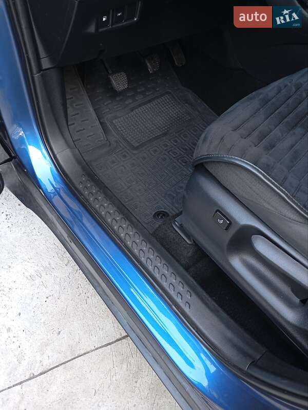 Позашляховик / Кросовер Toyota C-HR 2018 в Івано-Франківську