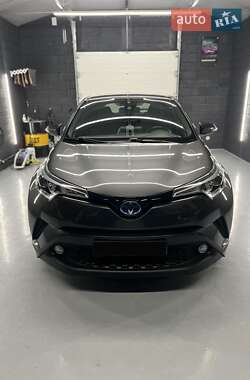 Позашляховик / Кросовер Toyota C-HR 2019 в Полтаві