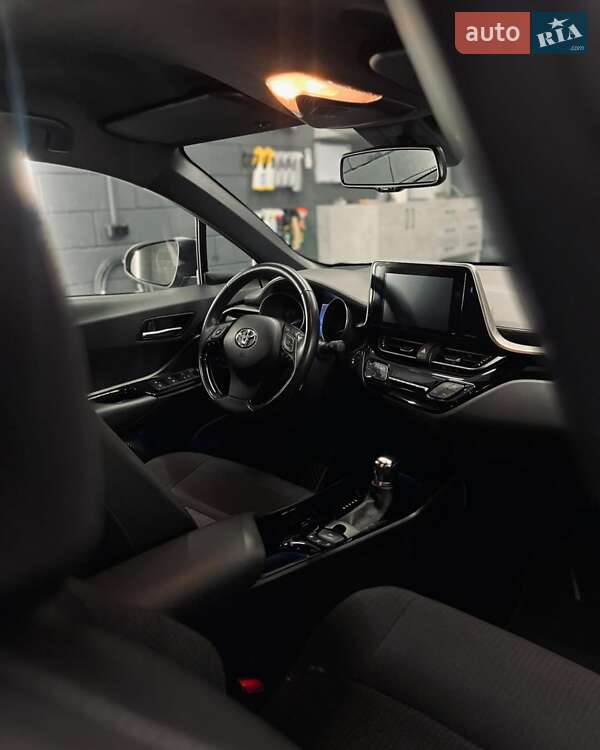Внедорожник / Кроссовер Toyota C-HR 2019 в Полтаве фото 22 Внедорожник / Кроссовер Toyota C-HR 2019 в Полтаве