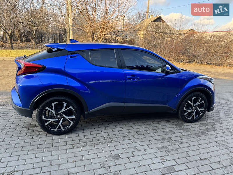 Позашляховик / Кросовер Toyota C-HR 2018 в Павлограді