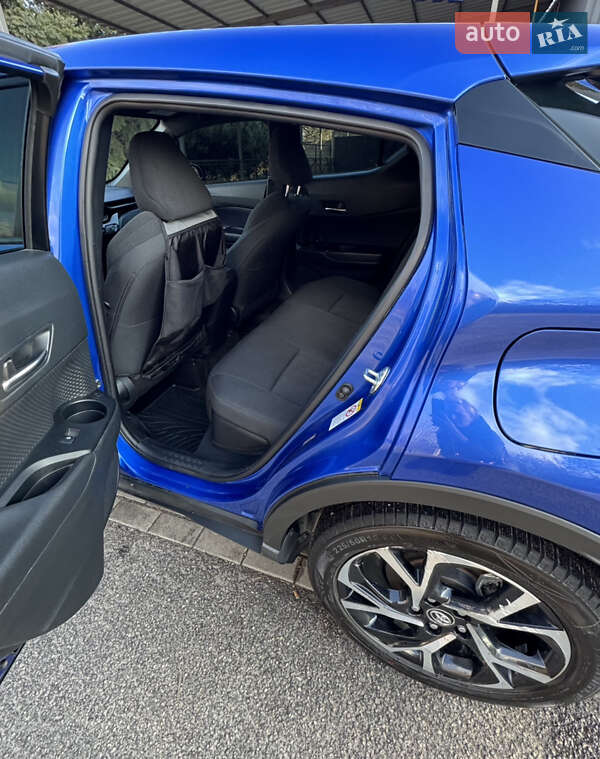 Позашляховик / Кросовер Toyota C-HR 2018 в Павлограді