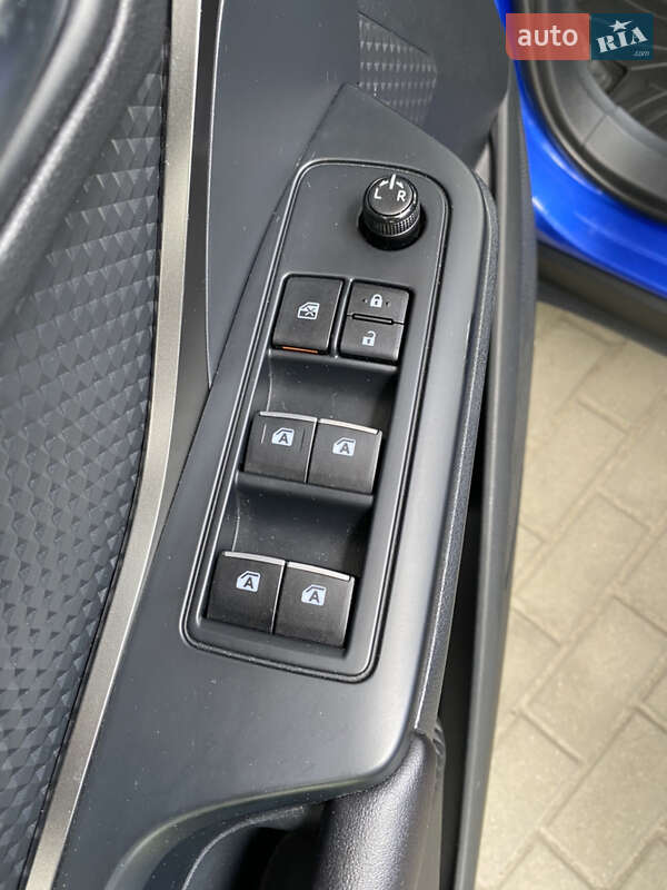 Позашляховик / Кросовер Toyota C-HR 2018 в Павлограді