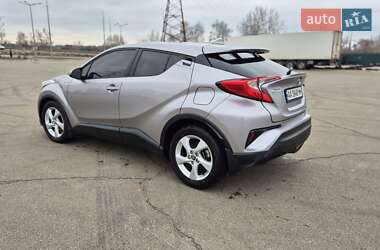 Позашляховик / Кросовер Toyota C-HR 2018 в 