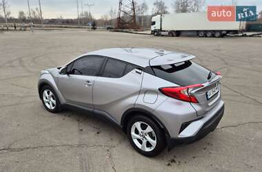 Позашляховик / Кросовер Toyota C-HR 2018 в 