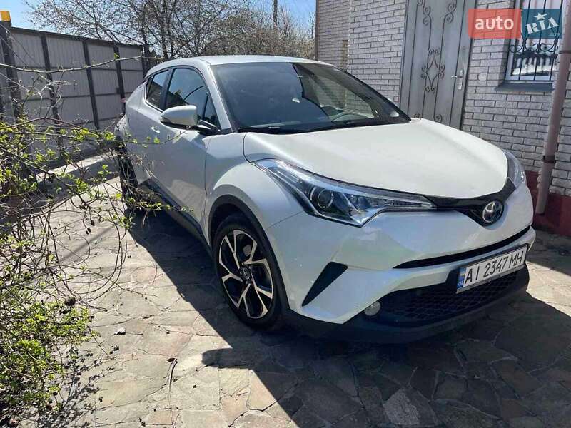 Позашляховик / Кросовер Toyota C-HR 2019 в Києві