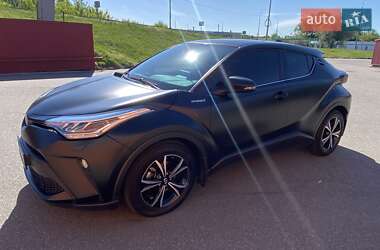 Позашляховик / Кросовер Toyota C-HR 2020 в Києві