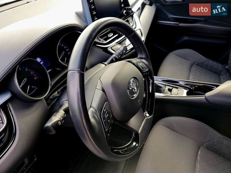 Позашляховик / Кросовер Toyota C-HR 2020 в Одесі