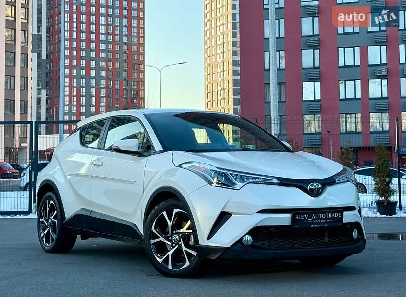 Внедорожник / Кроссовер Toyota C-HR 2019 в Киеве