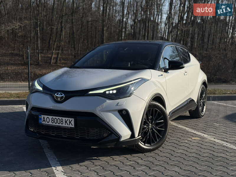 Внедорожник / Кроссовер Toyota C-HR 2021 в 