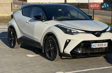 Внедорожник / Кроссовер Toyota C-HR 2021 в 