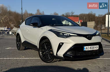 Внедорожник / Кроссовер Toyota C-HR 2021 в 