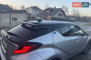 Внедорожник / Кроссовер Toyota C-HR 2022 в 