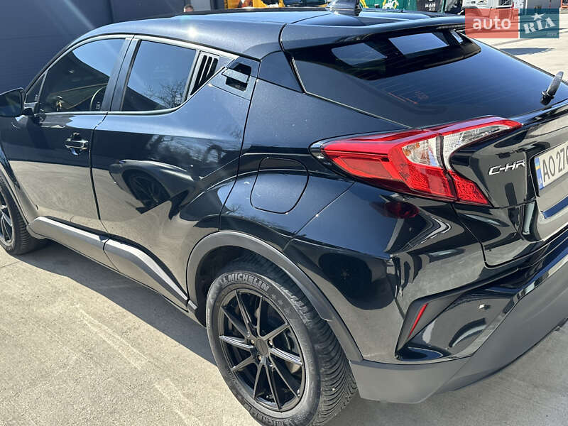Позашляховик / Кросовер Toyota C-HR 2020 в Виноградові фото 9 Позашляховик / Кросовер Toyota C-HR 2020 в Виноградові