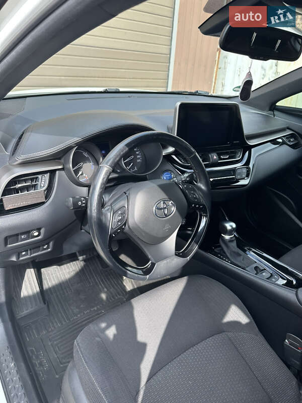 Внедорожник / Кроссовер Toyota C-HR 2019 в Харькове