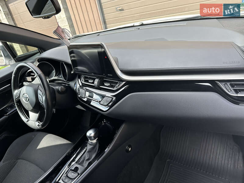 Внедорожник / Кроссовер Toyota C-HR 2019 в Харькове
