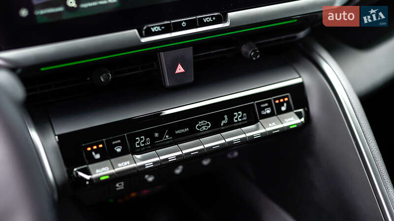 Внедорожник / Кроссовер Toyota C-HR 2023 в Львове