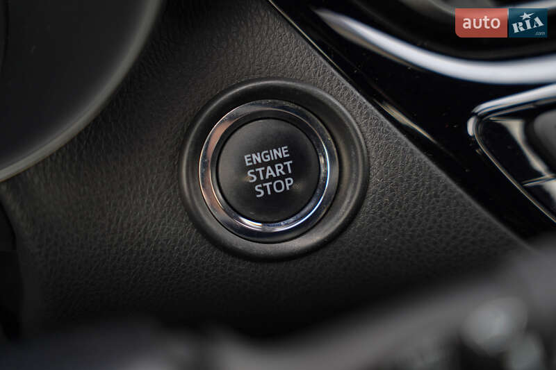 Внедорожник / Кроссовер Toyota C-HR 2019 в Черновцах