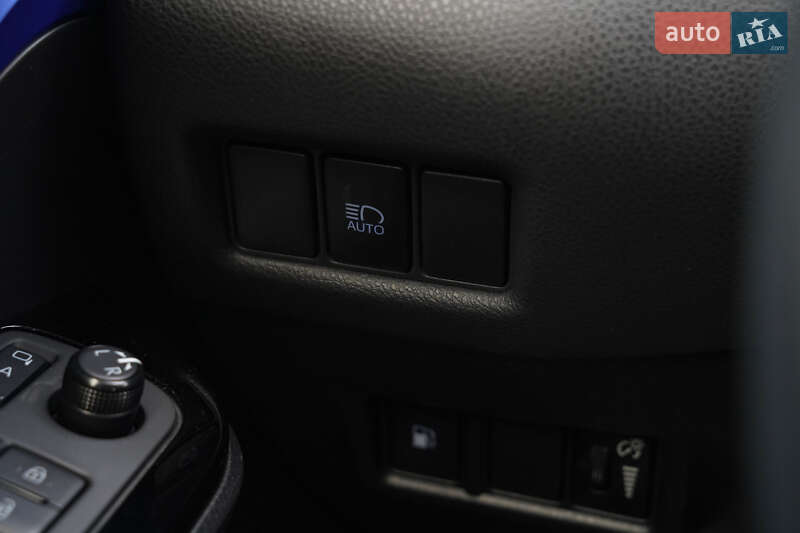 Внедорожник / Кроссовер Toyota C-HR 2019 в Черновцах