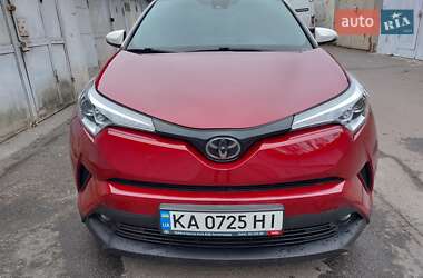 Внедорожник / Кроссовер Toyota C-HR 2018 в 