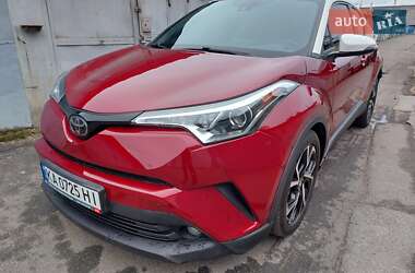 Внедорожник / Кроссовер Toyota C-HR 2018 в 