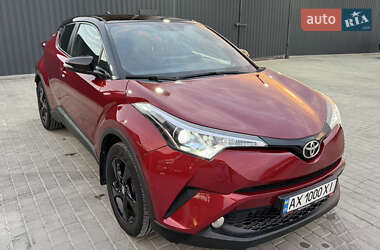 Внедорожник / Кроссовер Toyota C-HR 2016 в 