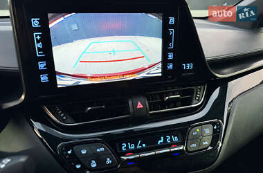 Внедорожник / Кроссовер Toyota C-HR 2016 в 