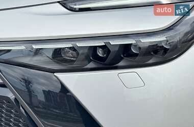 Внедорожник / Кроссовер Toyota C-HR 2023 в 