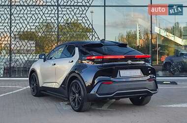 Позашляховик / Кросовер Toyota C-HR 2023 в 