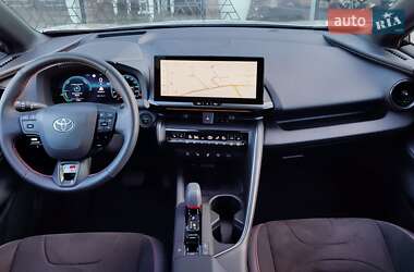 Позашляховик / Кросовер Toyota C-HR 2023 в 