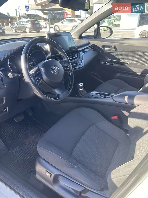 Позашляховик / Кросовер Toyota C-HR 2019 в Луцьку