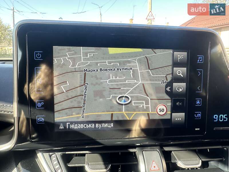 Позашляховик / Кросовер Toyota C-HR 2019 в Луцьку